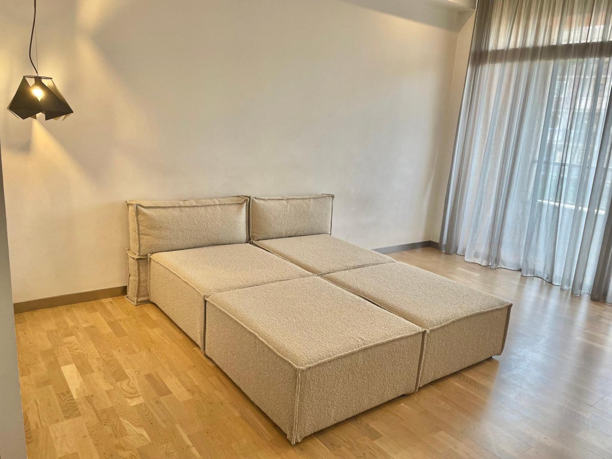 Metro Apartment Jerevan Buitenkant foto