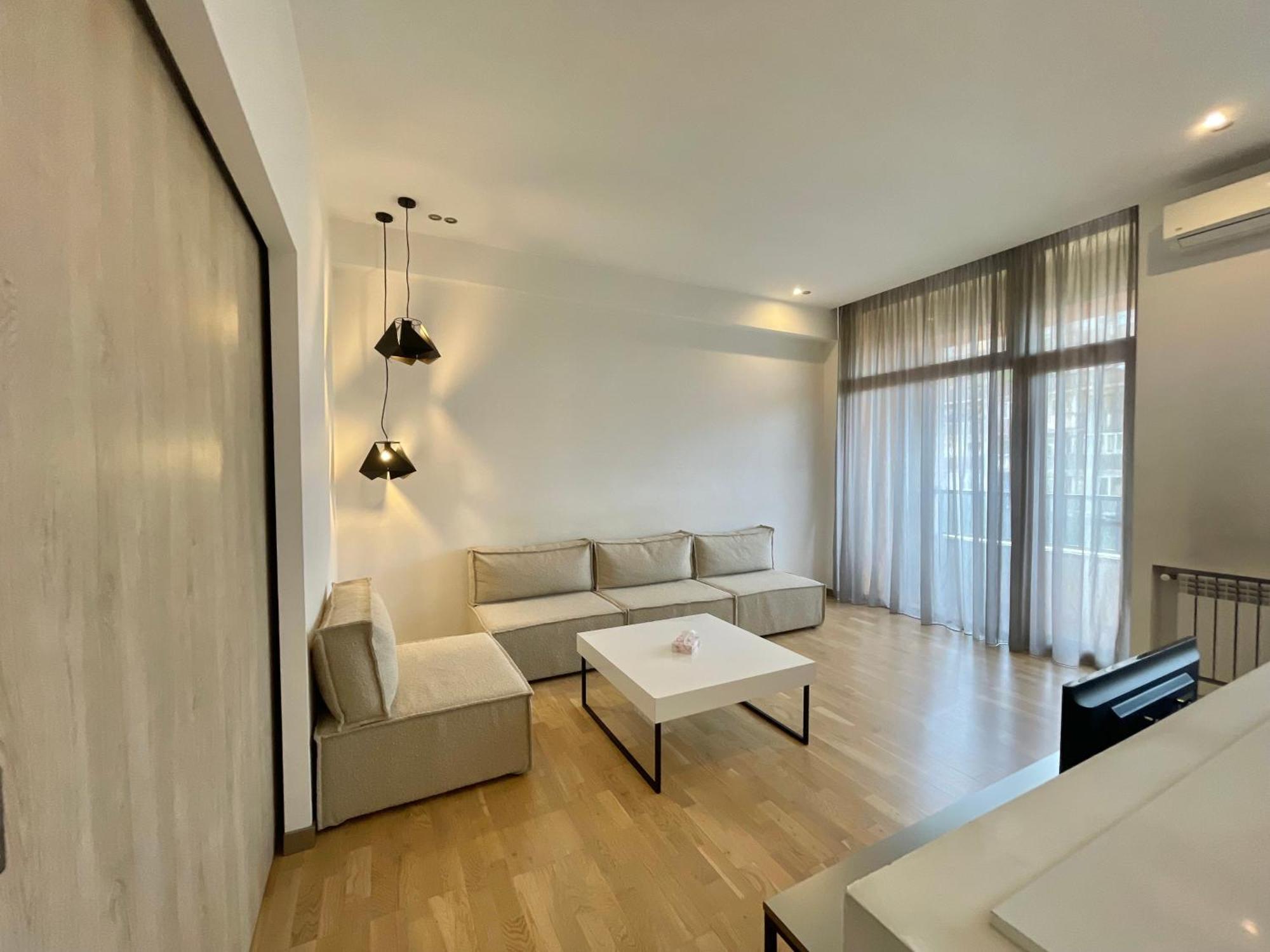 Metro Apartment Jerevan Buitenkant foto