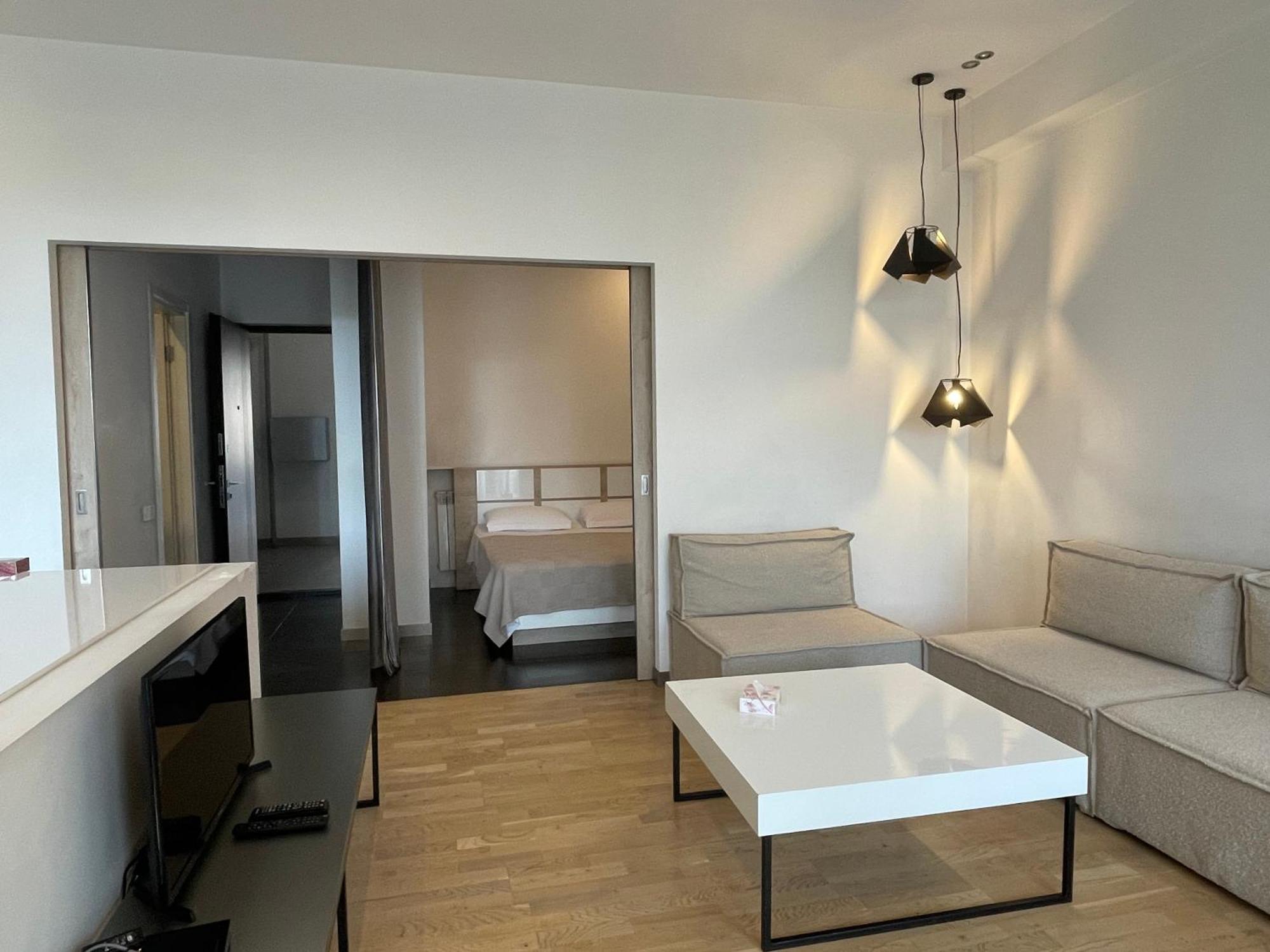 Metro Apartment Jerevan Buitenkant foto
