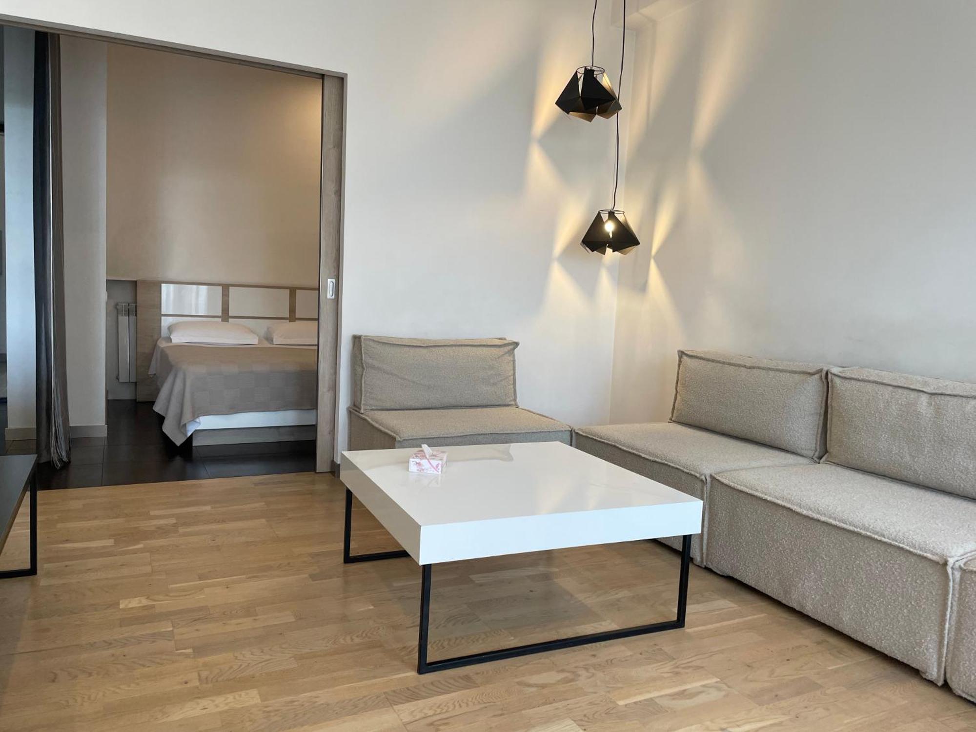 Metro Apartment Jerevan Buitenkant foto