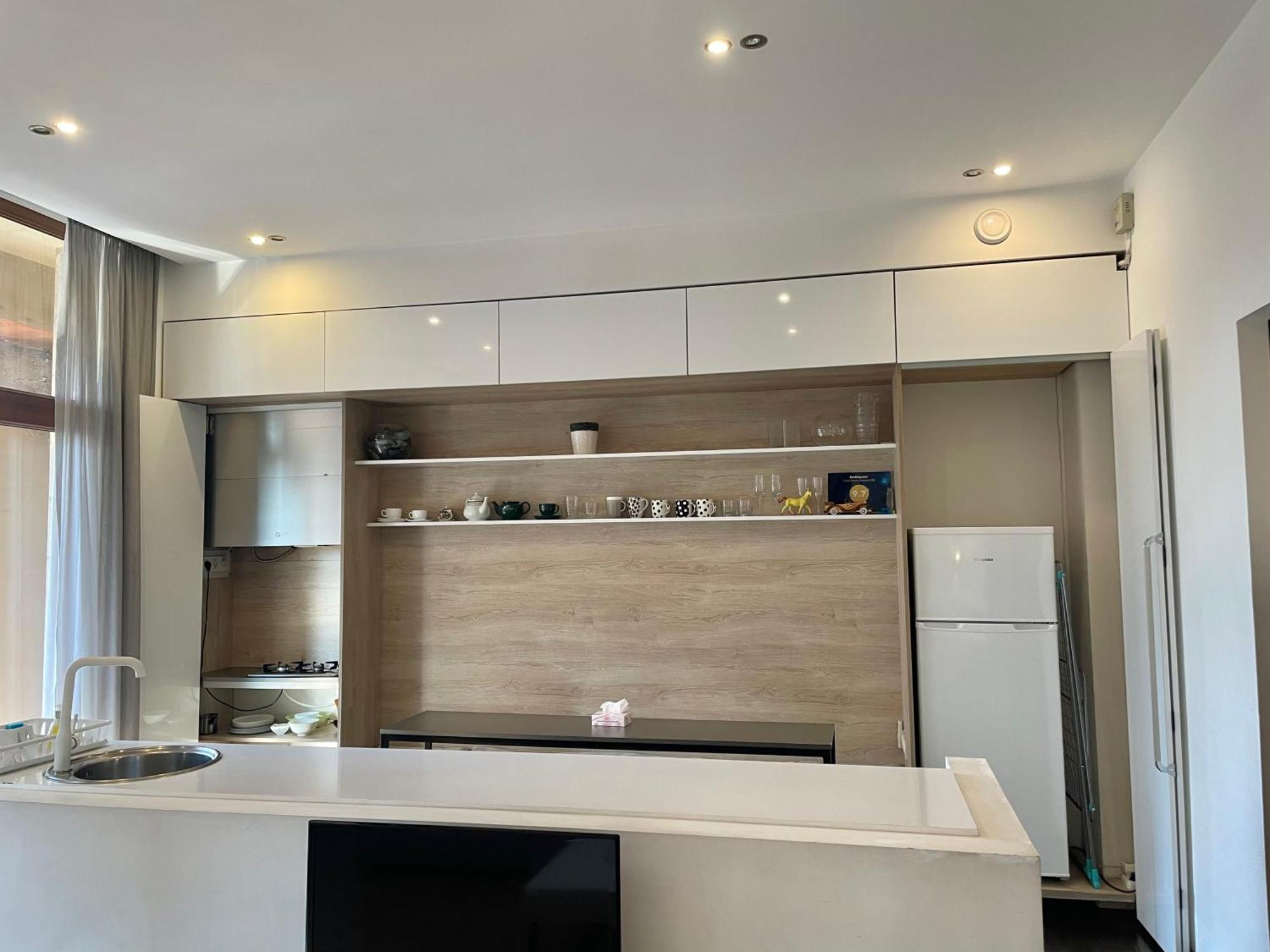Metro Apartment Jerevan Buitenkant foto