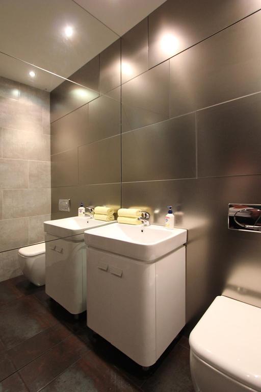 Metro Apartment Jerevan Buitenkant foto