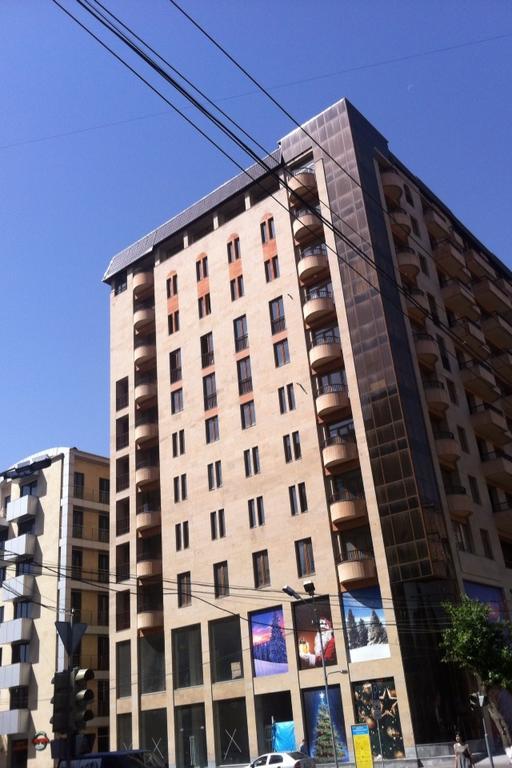 Metro Apartment Jerevan Buitenkant foto