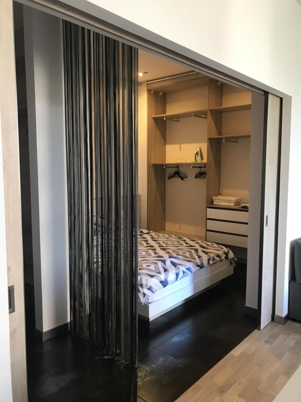 Metro Apartment Jerevan Buitenkant foto
