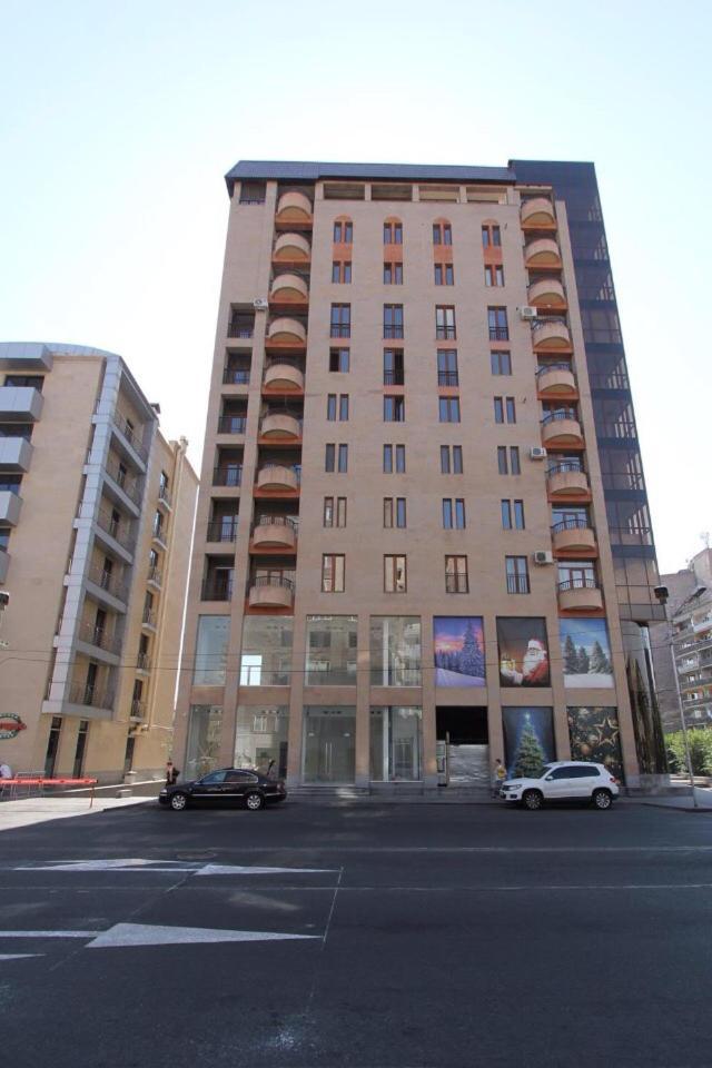 Metro Apartment Jerevan Buitenkant foto